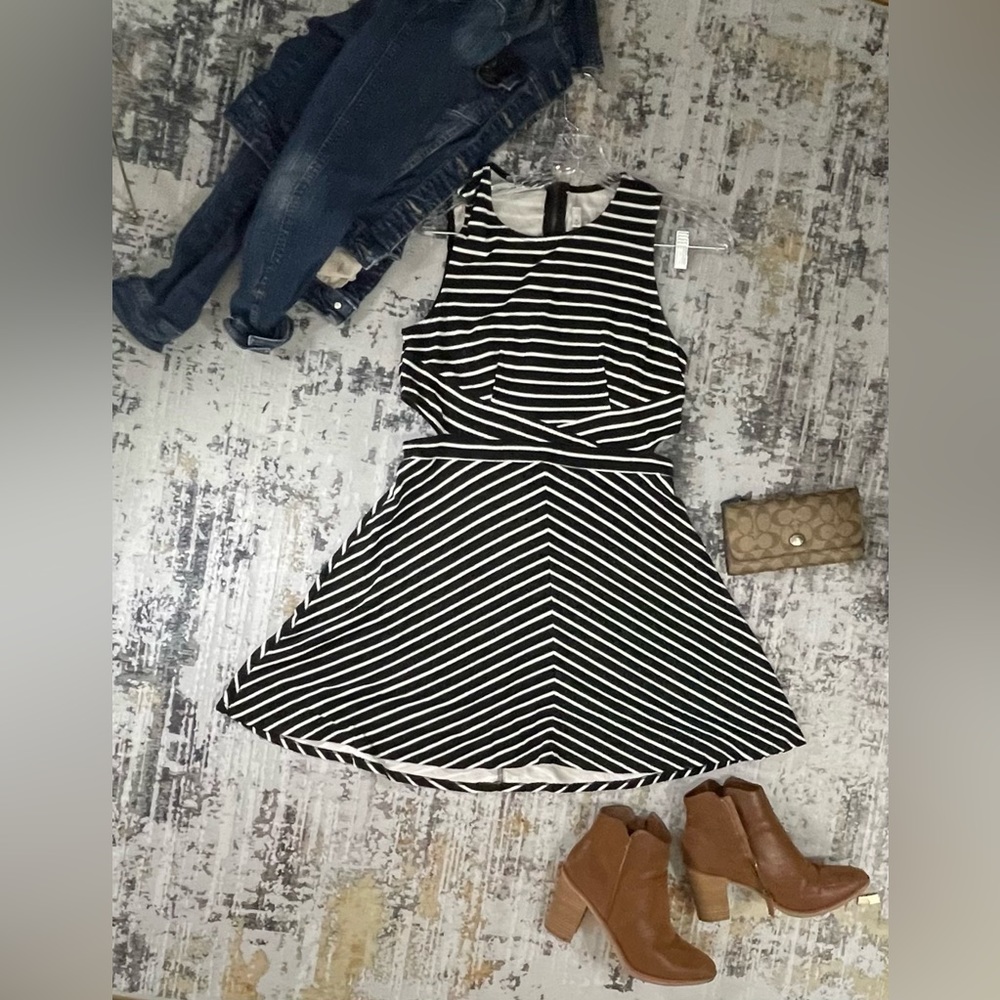 A-line Skater Dress Black & White |  M